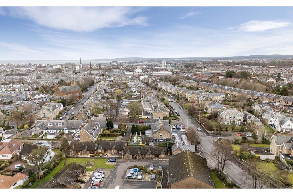 35 Carrick Gardens,
Ayr,
KA7 2RT - image 21
