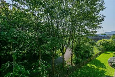 6/6
Carrick Knowe Avenue,
Edinburgh,
EH12 7BX - image 11