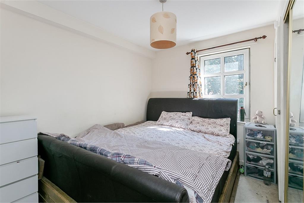 6/6
Carrick Knowe Avenue,
Edinburgh,
EH12 7BX - image 5