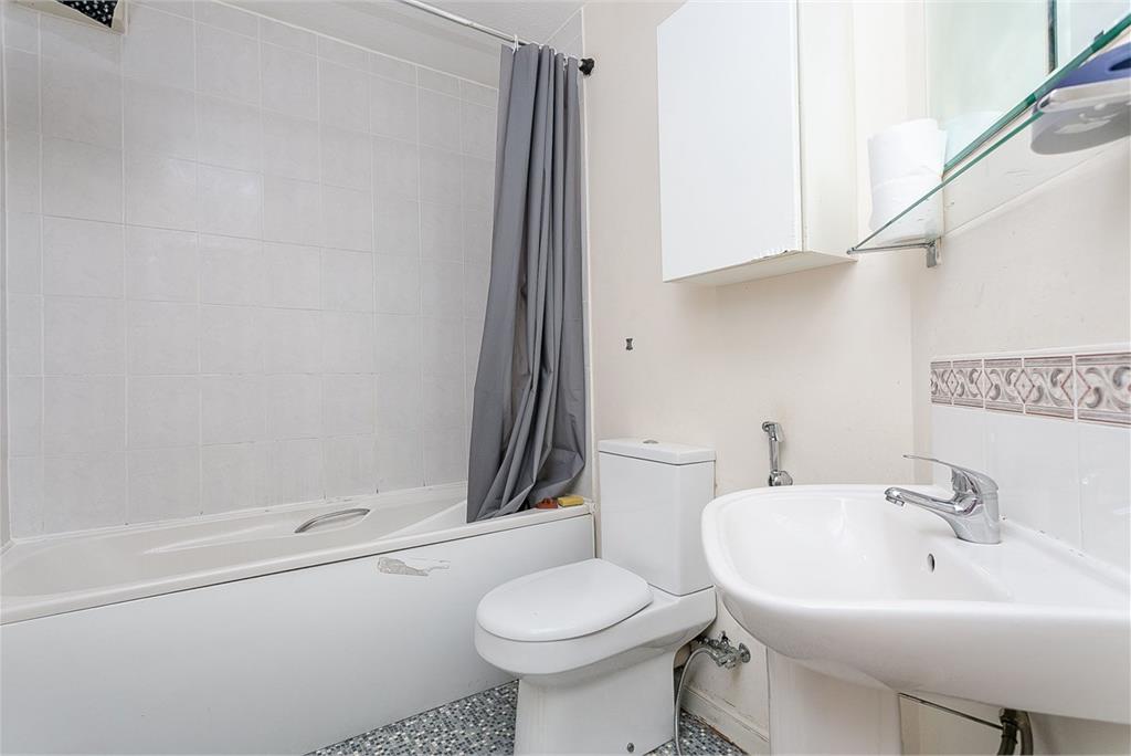 6/6
Carrick Knowe Avenue,
Edinburgh,
EH12 7BX - image 8
