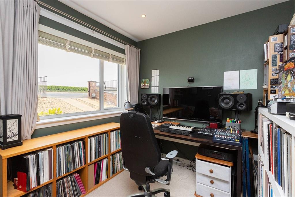 38 Kingseat Road, , Dunfermline, KY12 0DD - image 11