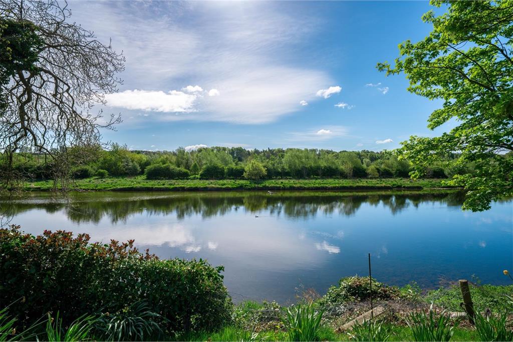 Tweedsyde House,
Shedden Park Road,
Kelso,
TD5 7PX - image 21