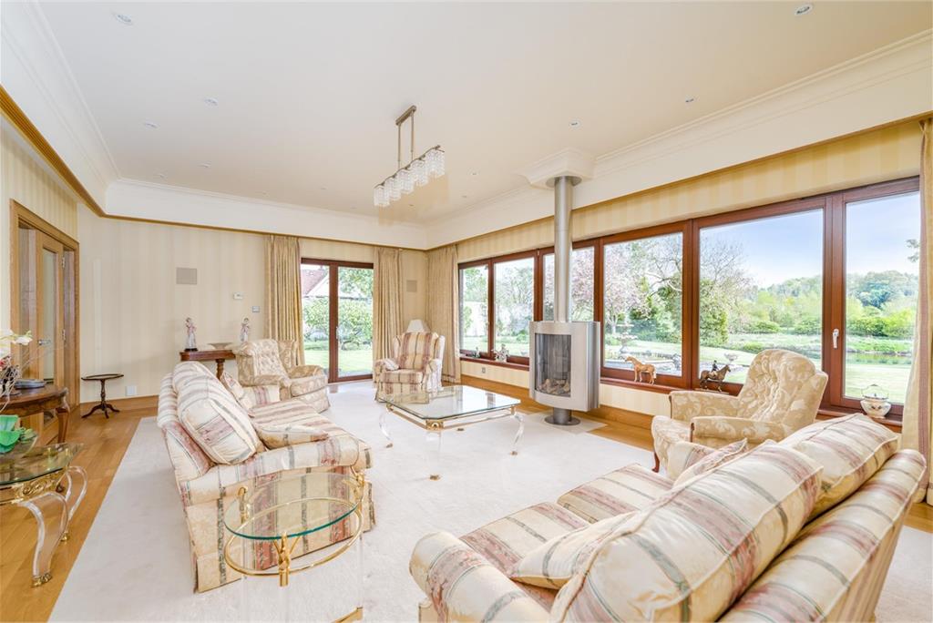 Tweedsyde House,
Shedden Park Road,
Kelso,
TD5 7PX - image 4