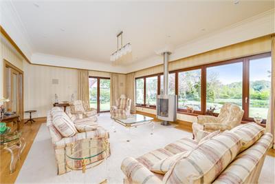 Tweedsyde House,
Shedden Park Road,
Kelso,
TD5 7PX - image 4