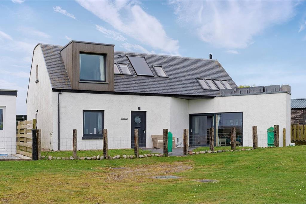 Links Cottage Scarinish, , PA77 6UH - image 1