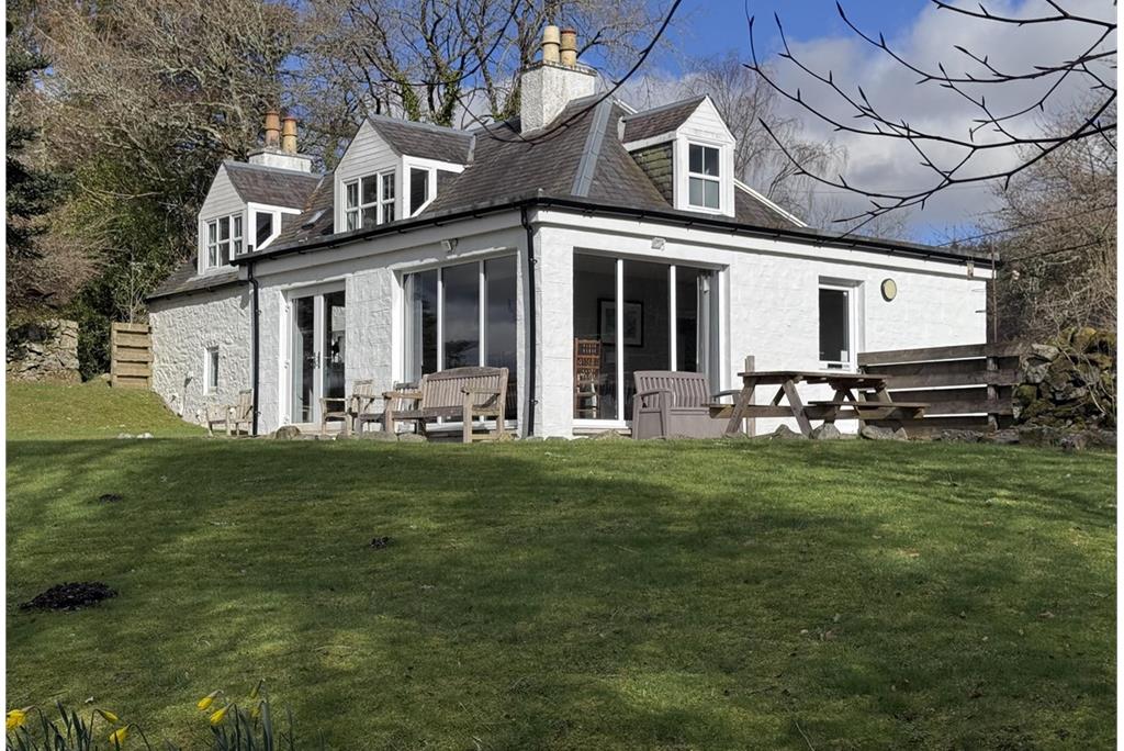 Knowehead,
Dalry,
Castle Douglas,
DG7 3TD - image 2