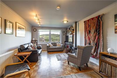 12 Victoria Crescent, Selkirk, TD7 5DE - image 2