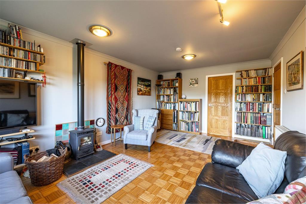 12 Victoria Crescent, Selkirk, TD7 5DE - image 3