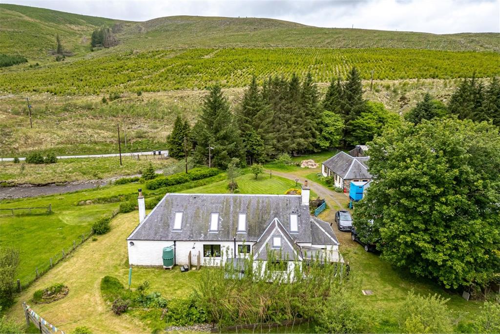 Gair House, Ettrick Valley, Selkirk, TD7 5HZ - image 1