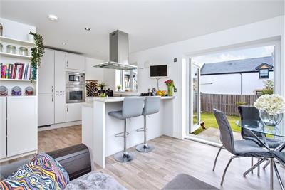 5 Alice Hamilton Way, West Linton, EH46 7JN - image 3