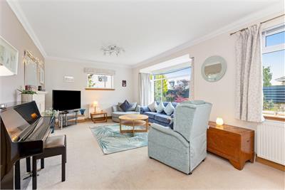 9 Cramond Park, Cramond, Edinburgh, EH4 6PX - image 2