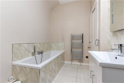 Flat 6/3,
Douglas Crescent,
West End,
Edinburgh,
EH12 5BB - image 17