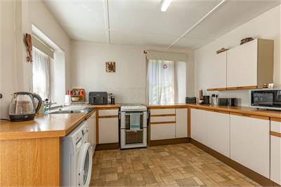 Fuchsia Cottage, 38, Tower Street, Selkirk, TD7 4LS - image 13