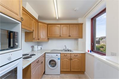 6/17 Roseburn Drive, Roseburn, Edinburgh, EH12 5NS - image 4