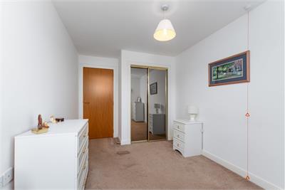 6/17 Roseburn Drive, Roseburn, Edinburgh, EH12 5NS - image 6