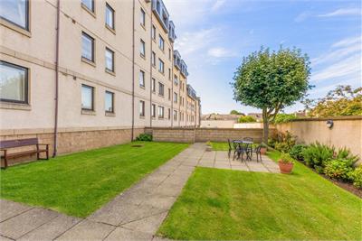 6/17 Roseburn Drive, Roseburn, Edinburgh, EH12 5NS - image 9