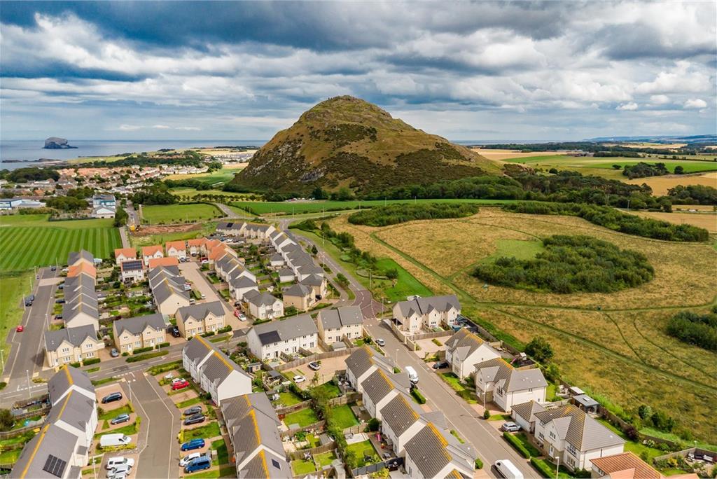 3 Sim Forth,
North Berwick,
East Lothian
EH39 5FD - image 2