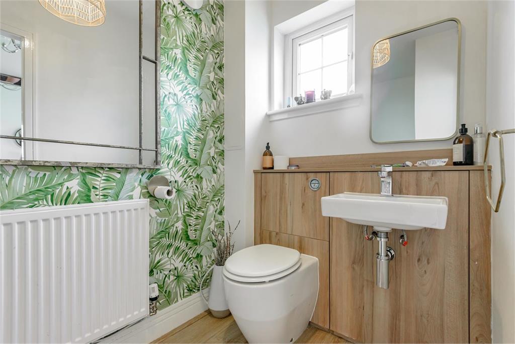 3 Sim Forth,
North Berwick,
East Lothian
EH39 5FD - image 15