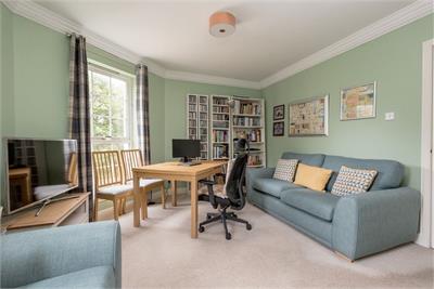 41/5 Shandon Crescent, Edinburgh, EH11 1QF - image 2