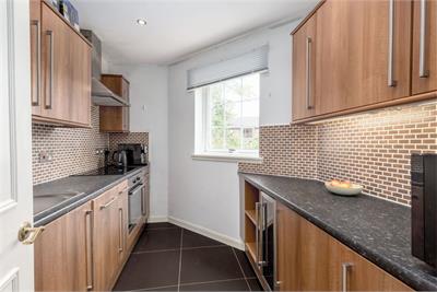 41/5 Shandon Crescent, Edinburgh, EH11 1QF - image 3