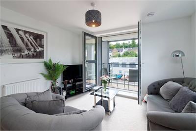 Flat 2/1, 12 Hollybush Lane, , PA14 6QZ - image 2