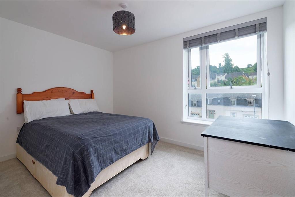 Flat 2/1, 12 Hollybush Lane, , PA14 6QZ - image 11