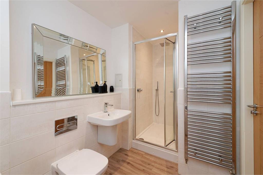 Flat 2/1, 12 Hollybush Lane, , PA14 6QZ - image 12