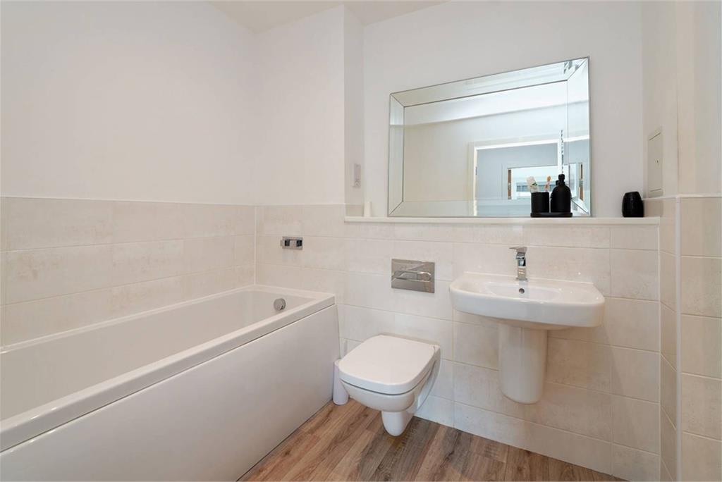 Flat 2/1, 12 Hollybush Lane, , PA14 6QZ - image 13