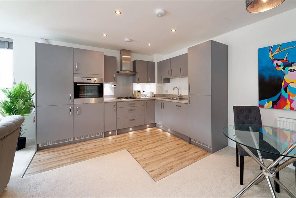 Flat 2/1, 12 Hollybush Lane, , PA14 6QZ - image 7