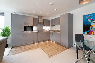 Flat 2/1, 12 Hollybush Lane, , PA14 6QZ - image 7
