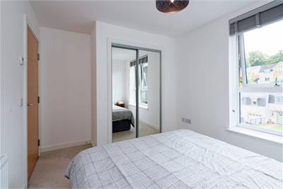 Flat 2/1, 12 Hollybush Lane, , PA14 6QZ - image 10