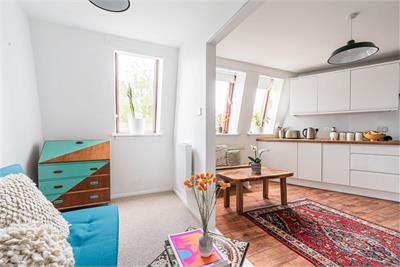 2/6 Dunedin Street, Edinburgh, EH7 4JB - image 3