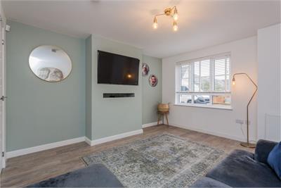 73 Merchiston Oval, Brookfield, PA5 8XA - image 2