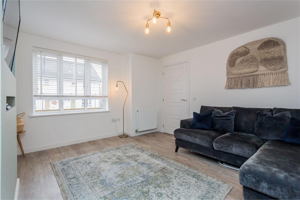 73 Merchiston Oval, Brookfield, PA5 8XA - image 3