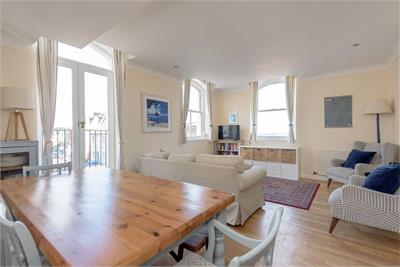Flat 3, 15 Market Place, North Berwick, EH39 4JF - image 1