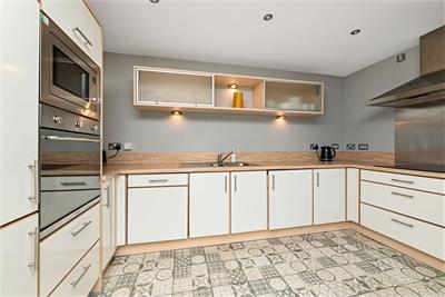 172/11 Lower Granton Road, Granton, Edinburgh, EH5 1GL - image 4