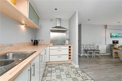 172/11 Lower Granton Road, Granton, Edinburgh, EH5 1GL - image 5