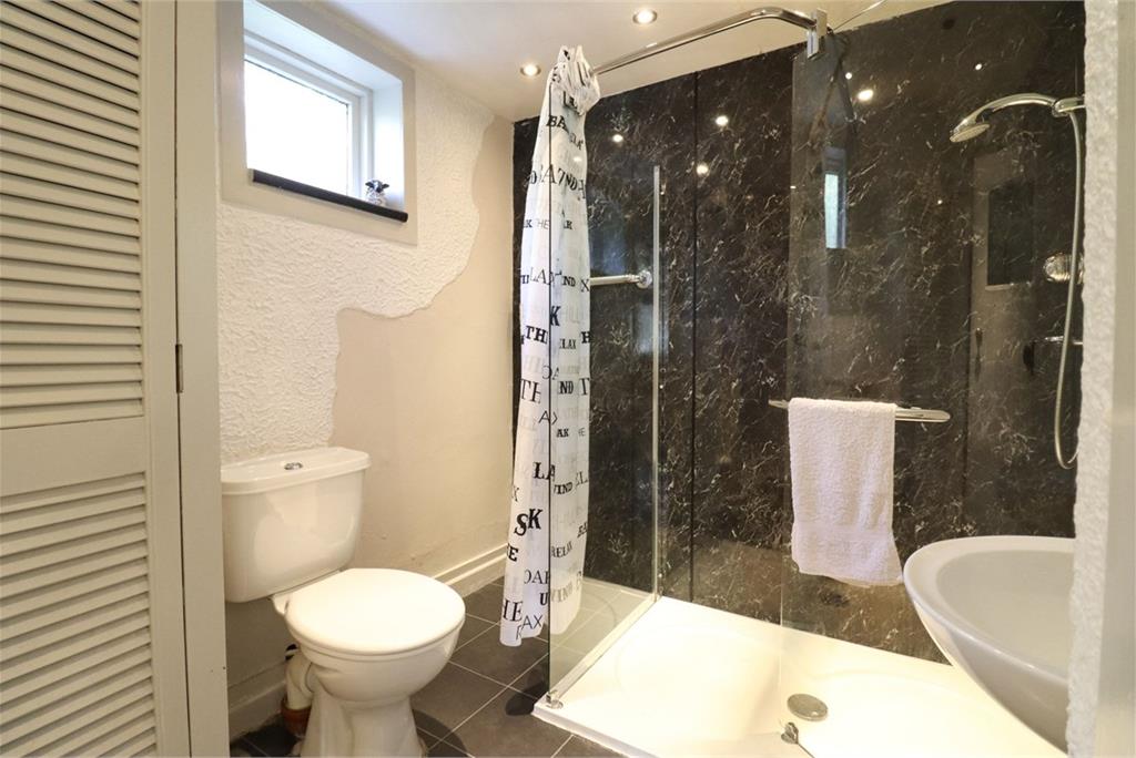 Hazelmount Cottage,
1 Quarry Road,
Kippford,
DG5 4LN - image 9