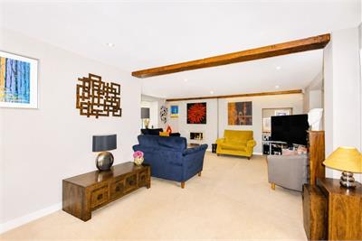 Castle House,
27 High Street,
Kirkliston,
EH29 9AY - image 11