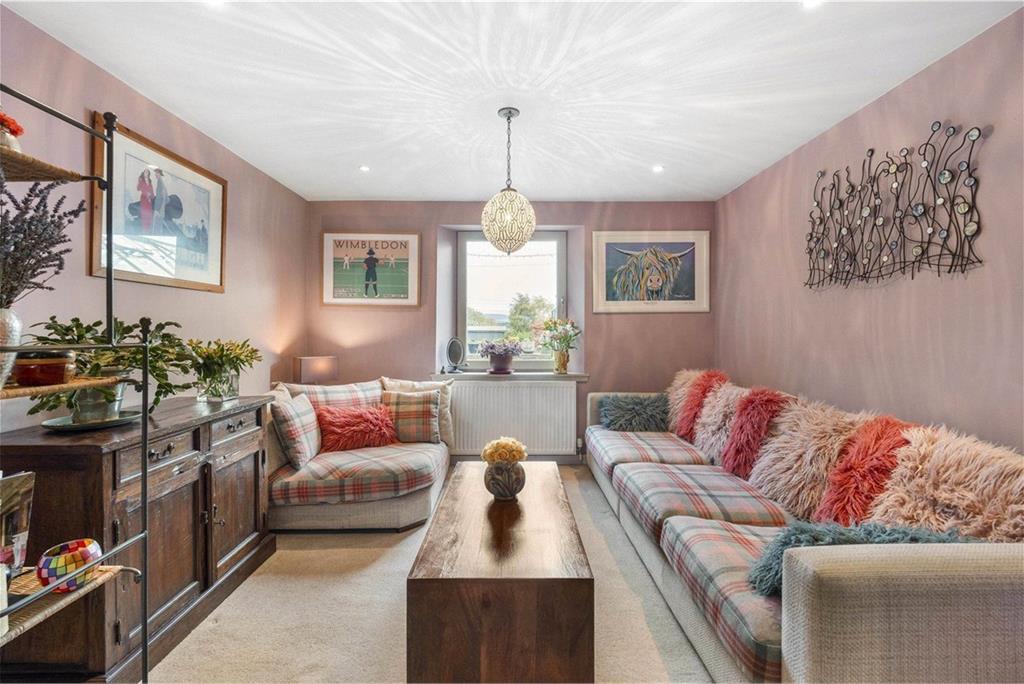 Castle House,
27 High Street,
Kirkliston,
EH29 9AY - image 12