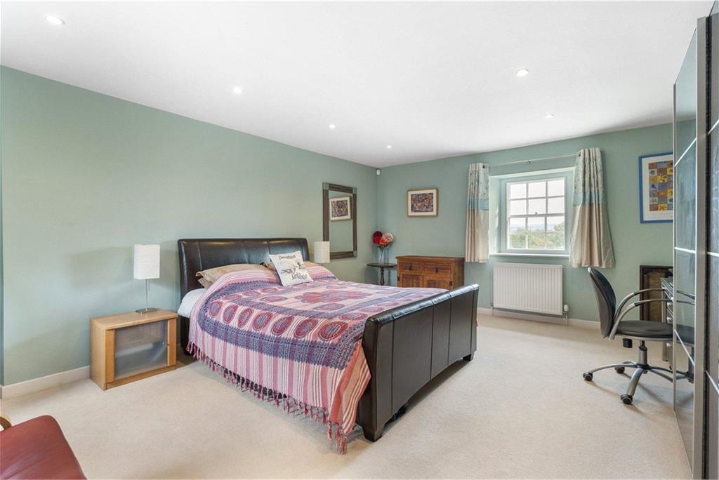 Castle House,
27 High Street,
Kirkliston,
EH29 9AY - image 17