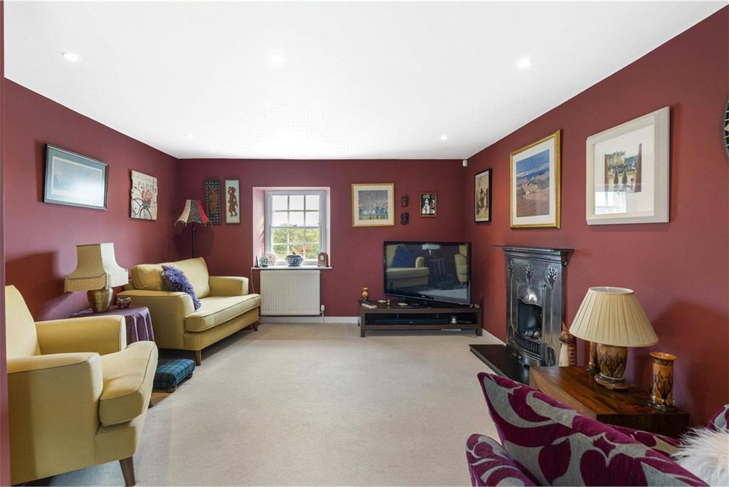 Castle House,
27 High Street,
Kirkliston,
EH29 9AY - image 19