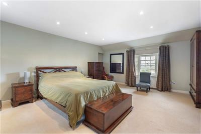 Castle House,
27 High Street,
Kirkliston,
EH29 9AY - image 23
