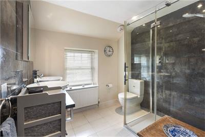 Castle House,
27 High Street,
Kirkliston,
EH29 9AY - image 24