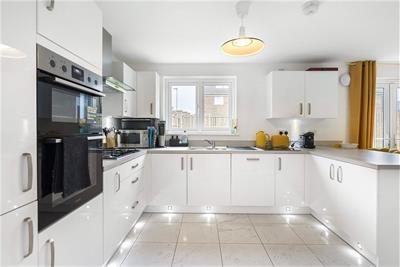 2 Niven Way, West Craigs, Edinburgh, EH12 8FP - image 5