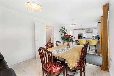 2 Niven Way,
West Craigs,
Edinburgh,
EH12 8FP - image 9