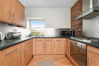 4/2 Davie Street, Old Town, Edinburgh, EH8 9EB - image 4