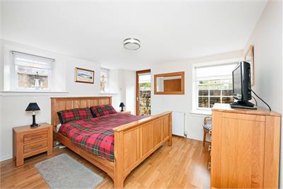 4/2 Davie Street, Old Town, Edinburgh, EH8 9EB - image 6