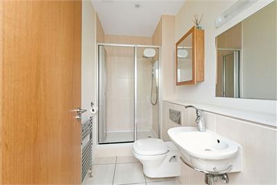 4/2 Davie Street, Old Town, Edinburgh, EH8 9EB - image 9