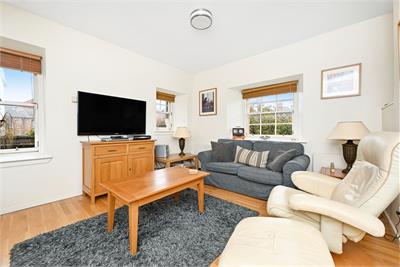 4/2 Davie Street, Old Town, Edinburgh, EH8 9EB - image 1